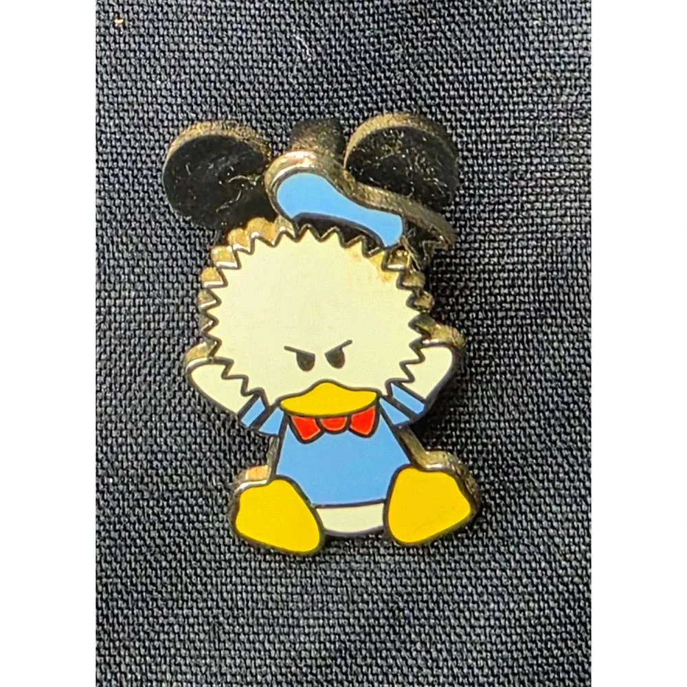 Disney Donald Duck Angry Pin Mickey Mouse Ears‎ Hat Blue Sailor Outfit